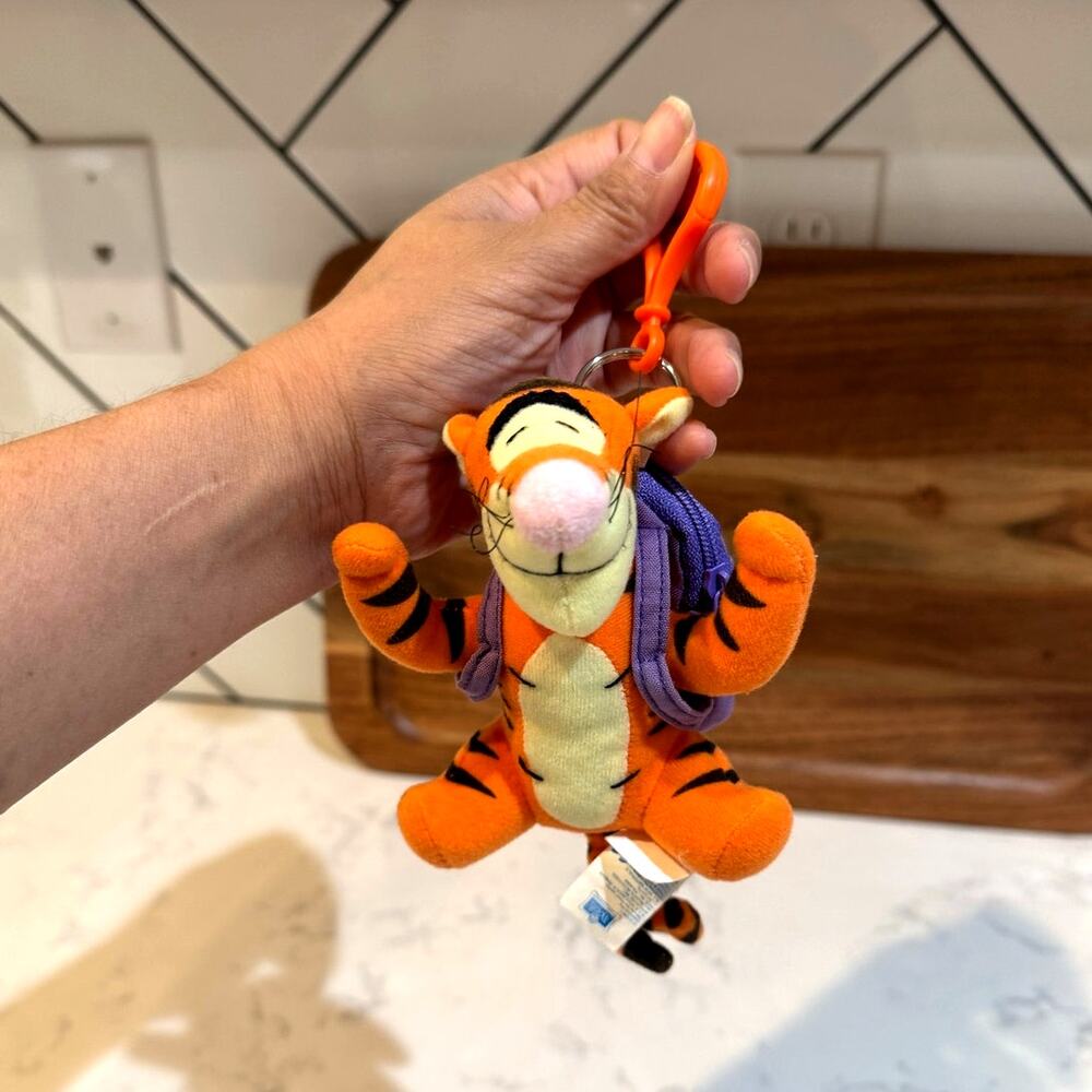vintage Applause Disney Winnie the Pooh Tigger Plush Keychain purple backpack